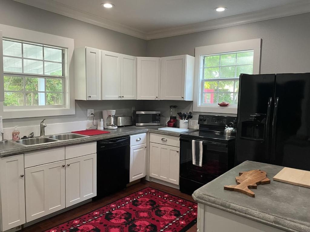 Updated Red Door Revival In Downtown Saint Augustine Εξωτερικό φωτογραφία